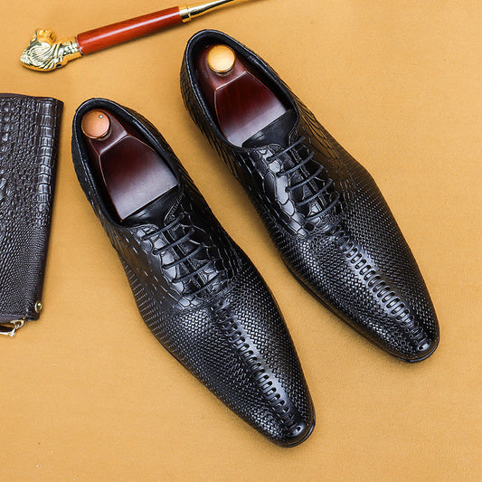Chaussures en cuir de vachette de première couche pour hommes Chaussures en cuir véritable pour hommes Chaussures d'affaires formelles en cuir de vachette de première couche Chaussures Oxford pointues en relief de crocodile 68133