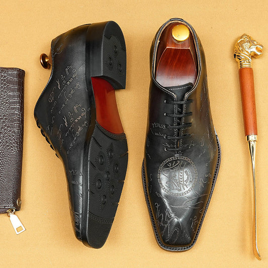 Chaussures en cuir de vachette de première couche pour hommes Chaussures en cuir formelles de célébrités sur Internet Chaussures Oxford intérieures en cuir véritable pour hommes68877