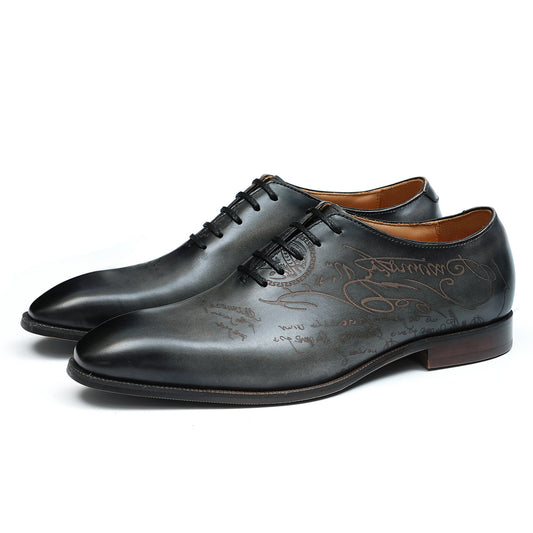 Chaussures en cuir sculpté italien pour hommes en cuir véritable style anglais, chaussures d'affaires formelles, chaussures Oxford pointues en cuir de vache faites à la main Oxford68883