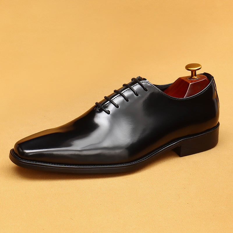Chaussures en cuir de vachette de première couche pour hommes Chaussures en cuir brillant britannique Vêtements de cérémonie pour hommes Chaussures Oxford en cuir de vachette avec intérieur en cuir pour hommes 96130