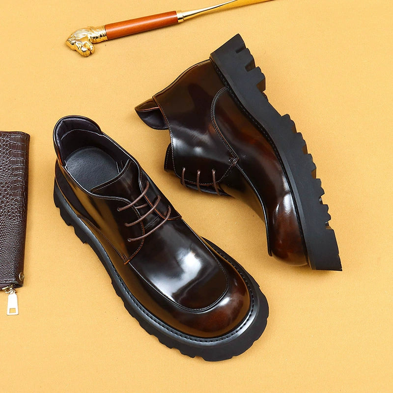 Chaussures en cuir de vachette de première couche pour hommes Bottes Martin en cuir verni brillant d'hiver pour hommes Bottes britanniques à semelle épaisse pour hommes Bottes décontractées en cuir à bout large pour hommes23689