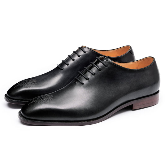 Chaussures en cuir pointues pour hommes en cuir véritable de style anglais sculpté, chaussures d'affaires formelles Oxford entièrement en cuir de vache, chaussures pour hommes faites à la main 68881