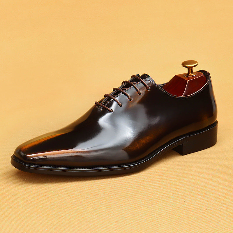 Chaussures en cuir de vachette de première couche pour hommes Chaussures en cuir brillant britannique Vêtements de cérémonie pour hommes Chaussures Oxford en cuir de vachette avec intérieur en cuir pour hommes 96130
