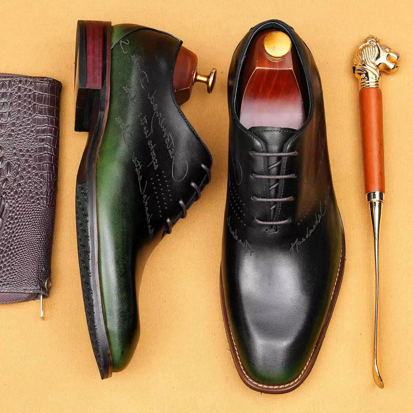 Men’s Laser-Engraved Letter Leather Oxford Shoes 65175