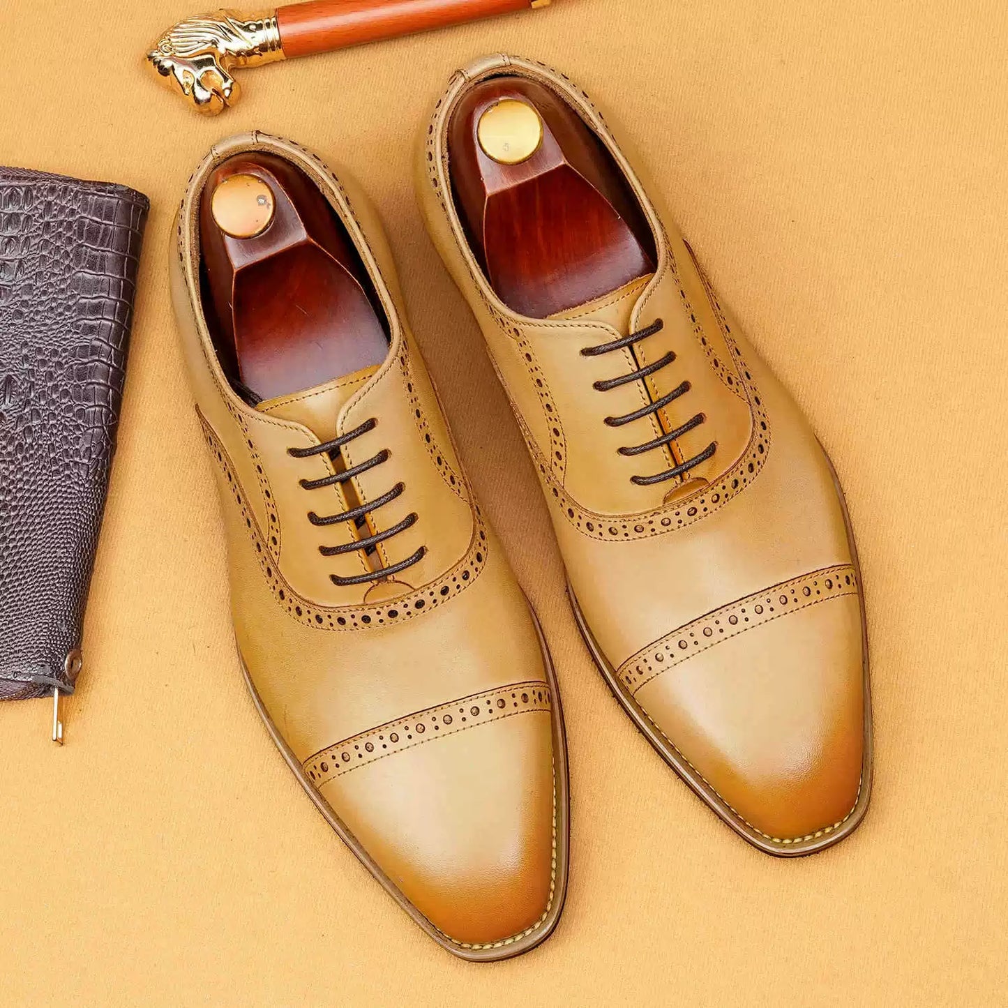 Men’s Cap-Toe Brogue Oxford Shoes 65181