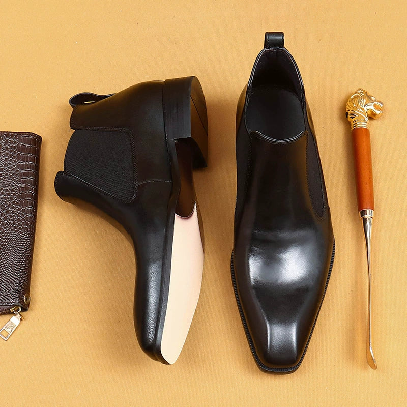 Chaussures en cuir de vachette pour hommes de première couche Bottines Chelsea Bottes courtes pour hommes en cuir véritable Style anglais Bout pointu Hiver Tenue de soirée d'affaires Bottes en cuir de vachette 65126 