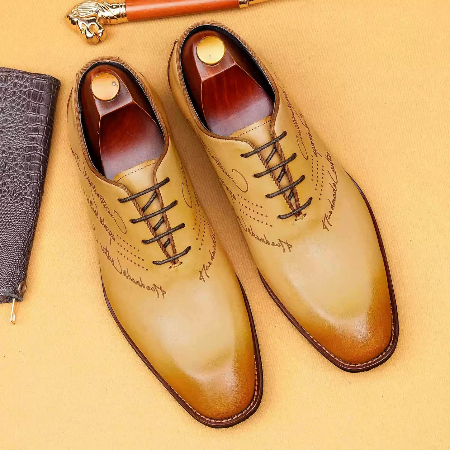 Men’s Laser-Engraved Letter Leather Oxford Shoes 65175