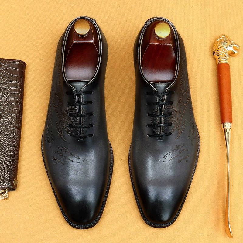 Erste Schicht Rindsleder Herren Lederschuhe Italienische geschnitzte Lederschuhe Echtes Leder England Stil Business Abendgarderobe Spitz zulaufendes Rindsleder Innen Oxford Schuhe68883 