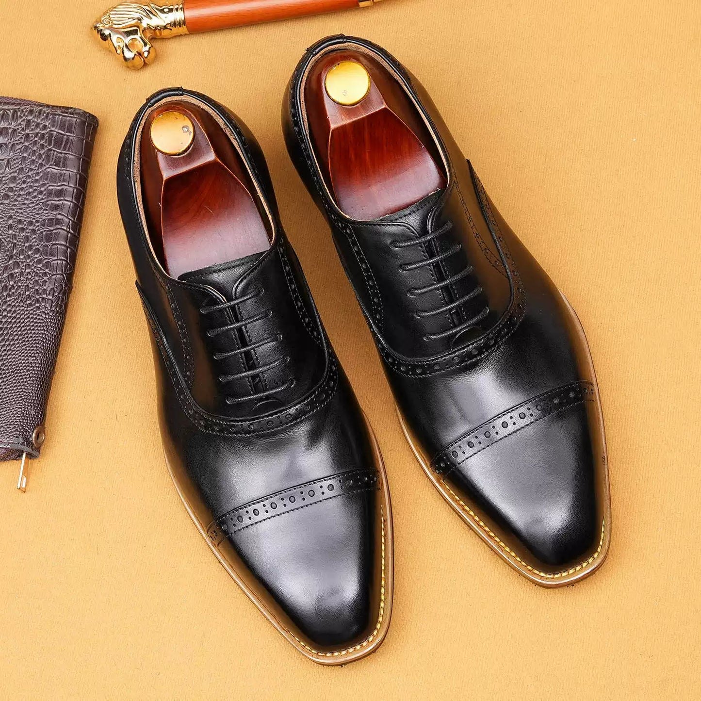 Men’s Cap-Toe Brogue Oxford Shoes 65181