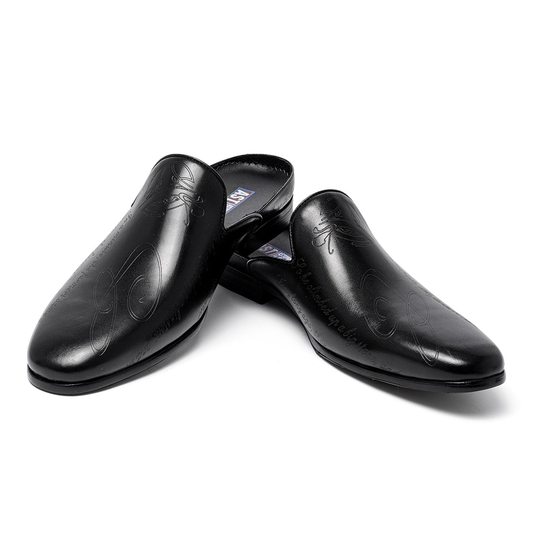 Pantoufles à bout fermé sculptées en cuir pour hommes Chaussures en cuir de mode pour l'extérieur pour hommes Mocassins pantoufles pour hommes 68132 